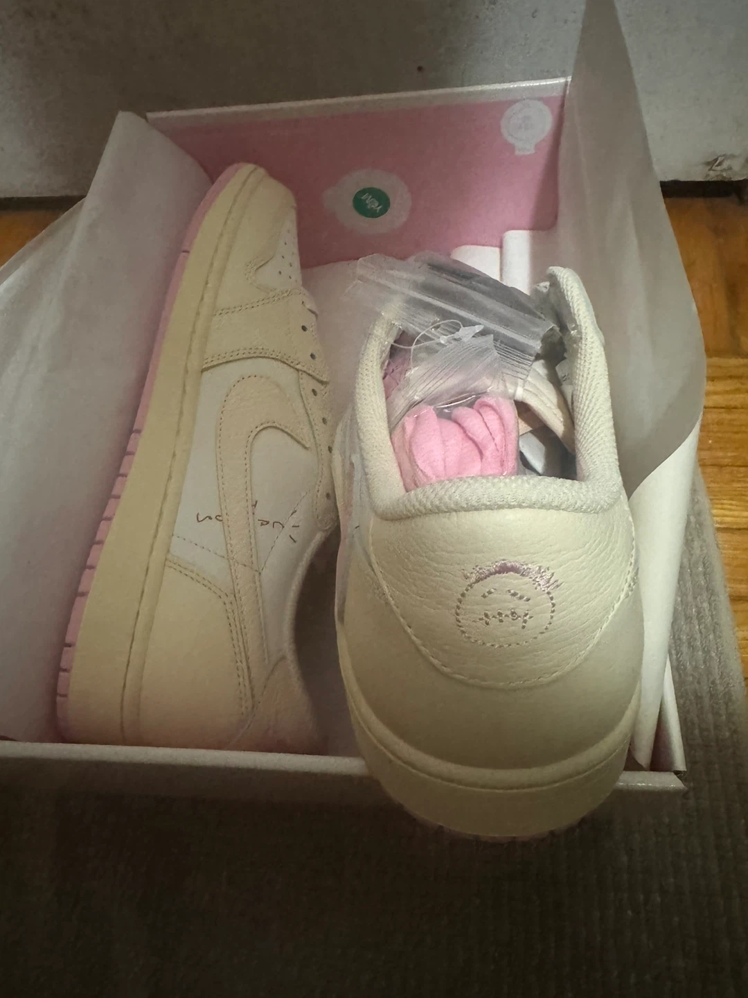 Jordan 1 Retro Low Og Sp Travis Scott Shy Pink - photo 3