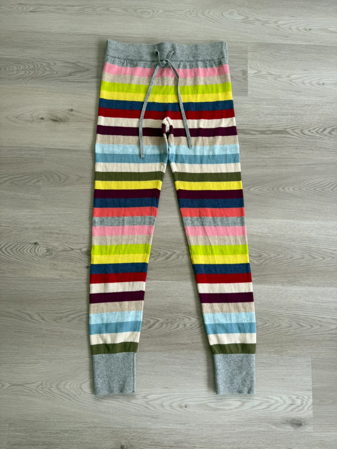 Ladies small Gap knit rainbow leggings - EXCELLENT condition! - photo 2