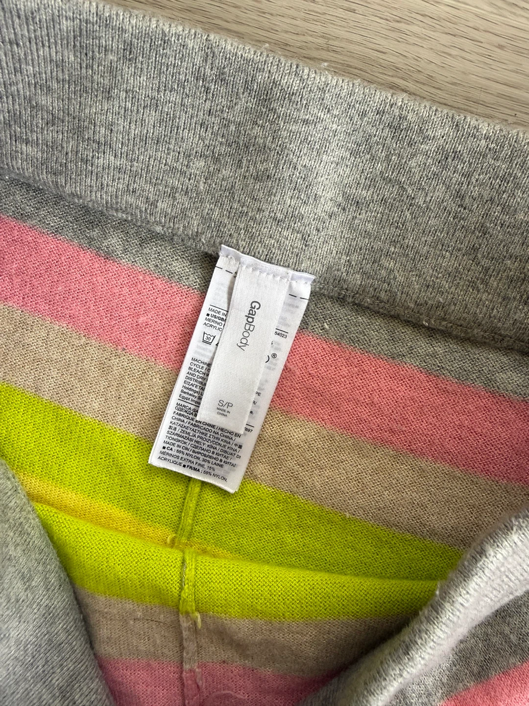 Ladies small Gap knit rainbow leggings - EXCELLENT condition! - photo 3