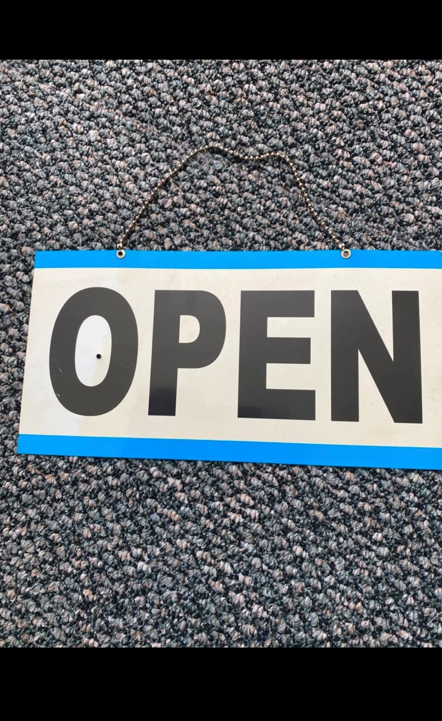 OPEN/ CLOSED SIGN