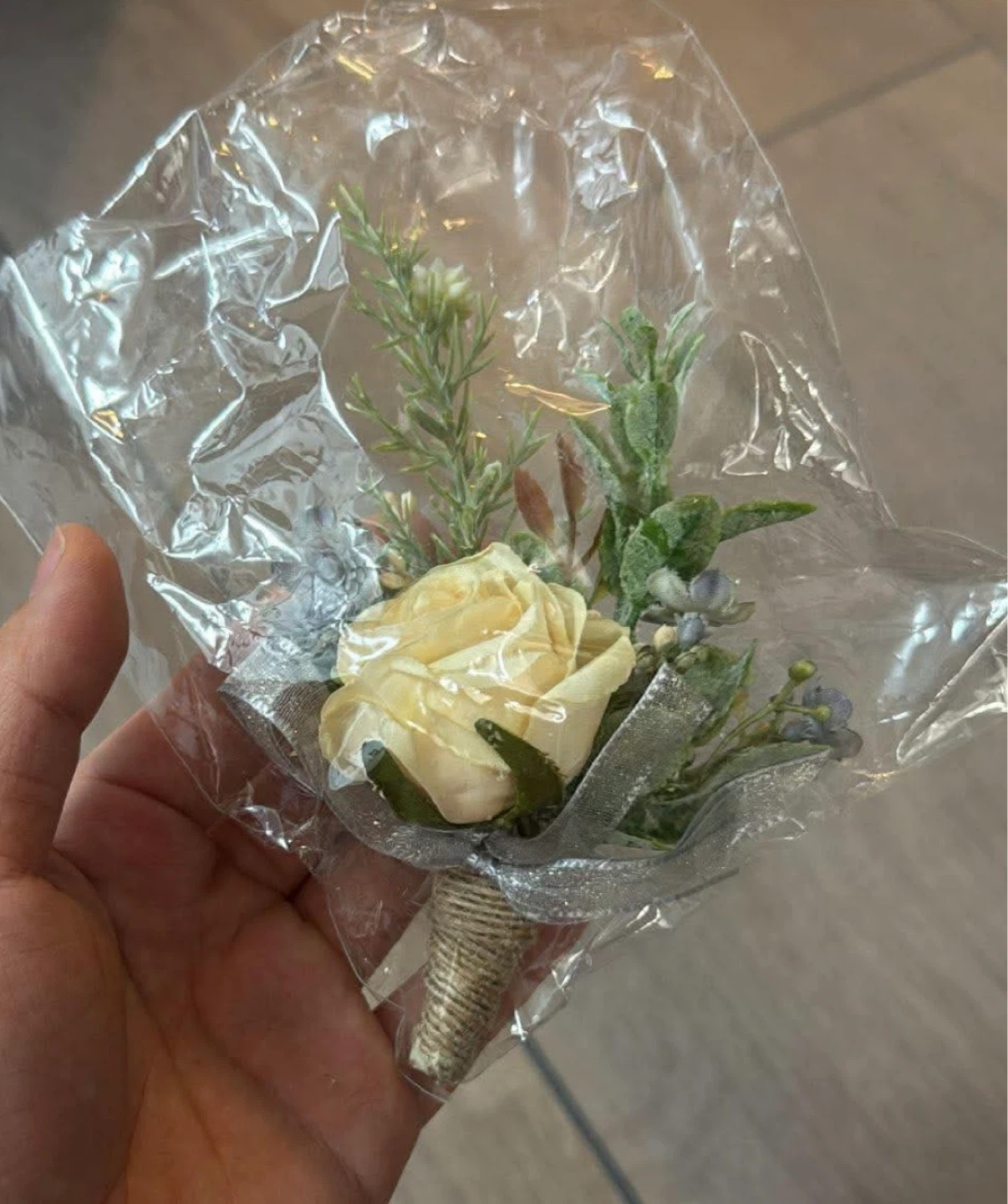 Boutonniere and corsage - photo 2