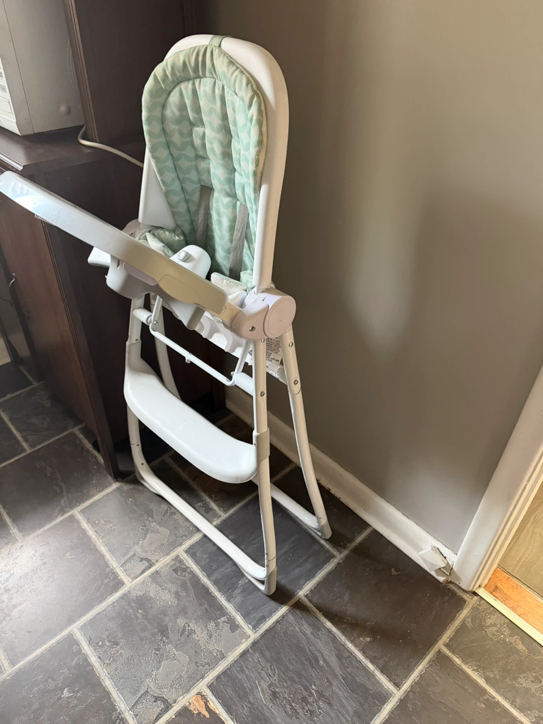 Baby High Chair with Tray - photo 3
