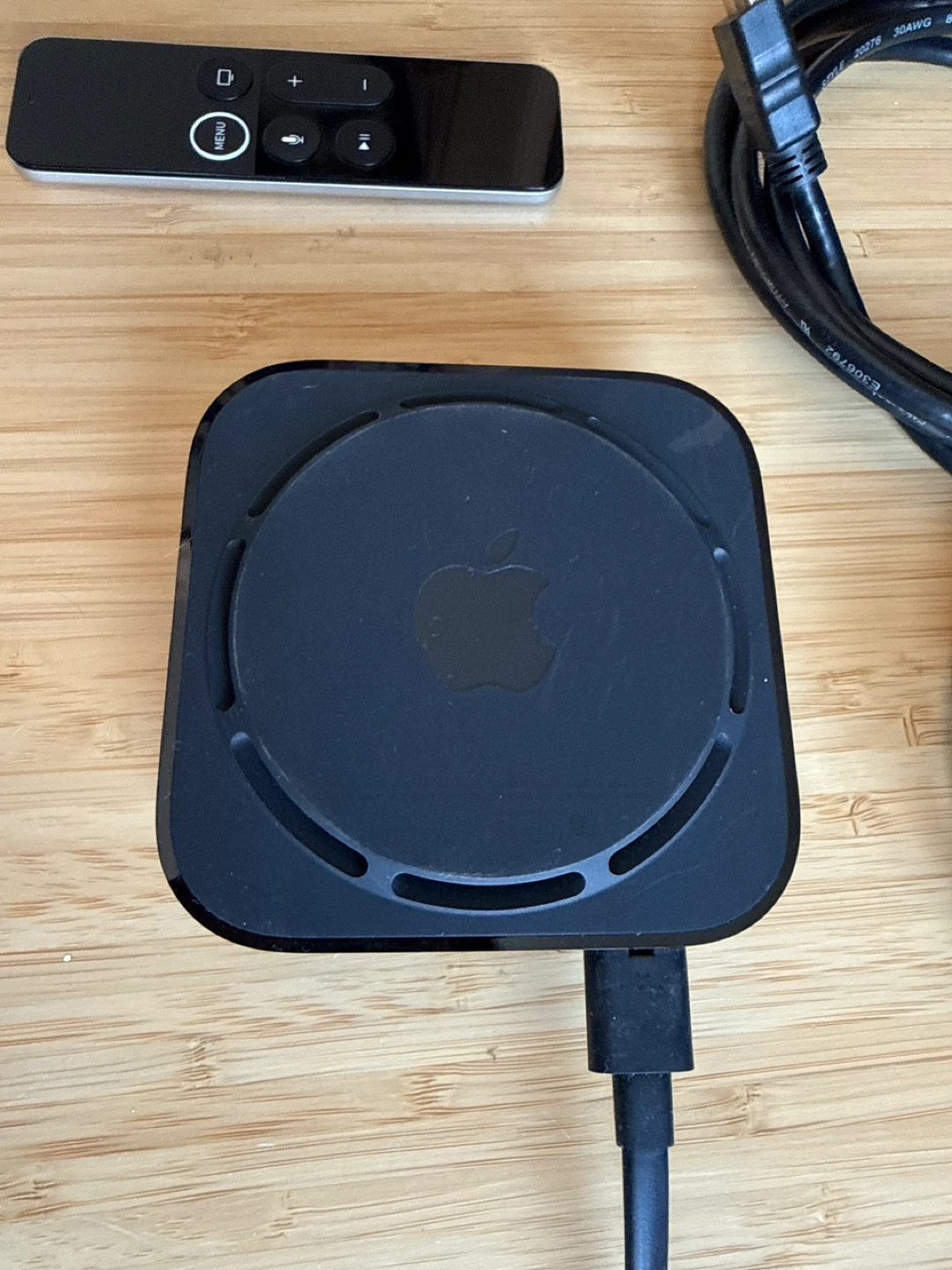 Apple TV 4K (1st Gen) with Siri Remote & HDMI Cable - photo 3