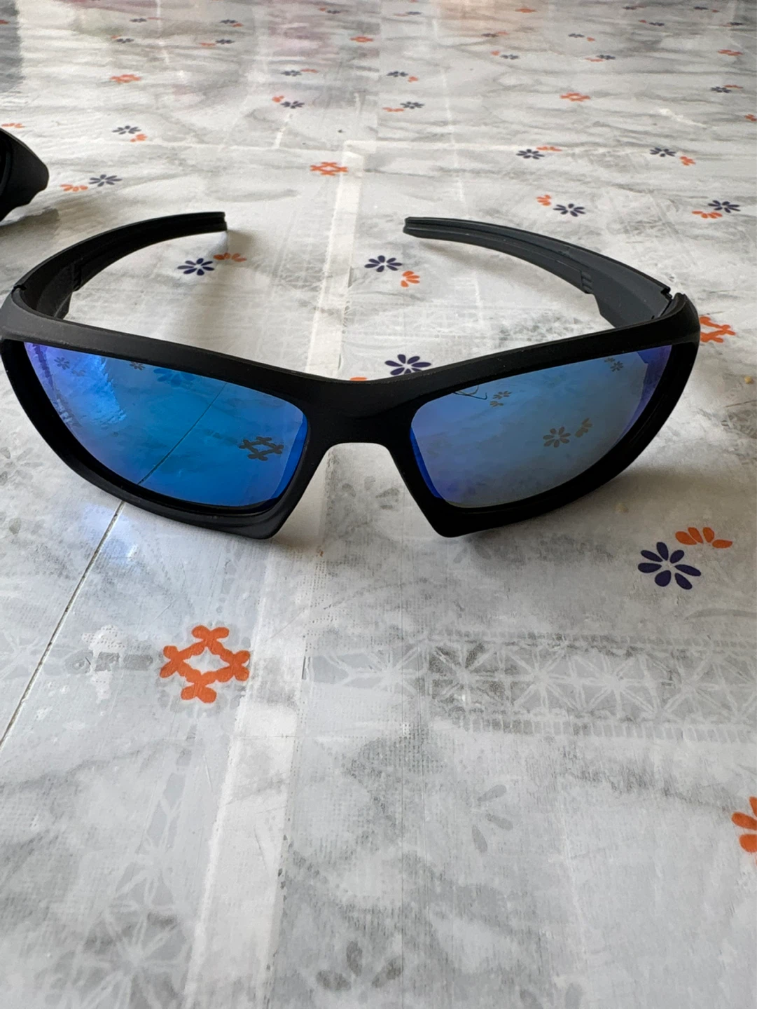 Men’s Sports Sunglasses Set – 4 Pieces– Brand New - photo 4