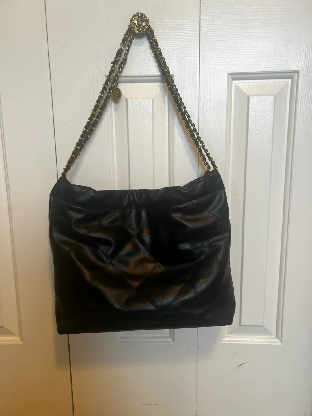 Chanel Black Quilted Leather Shoulder Bag - photo 2