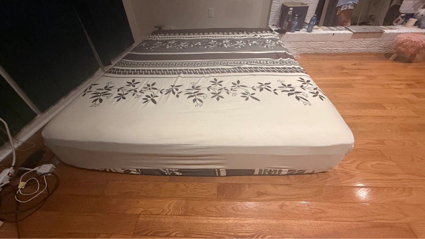 Queen Size Mattress - photo 2
