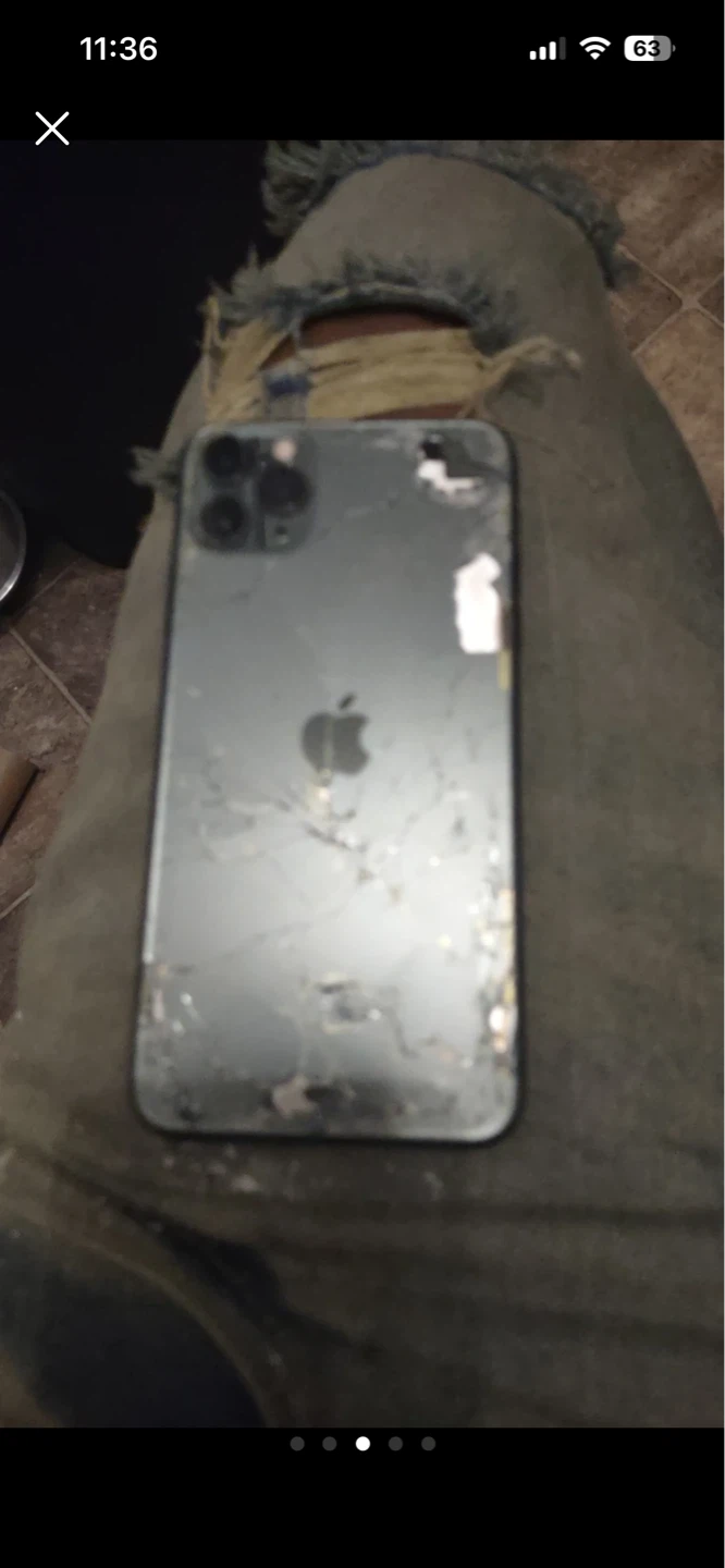 Apple iPhone 11 Pro - Cracked Screen - photo 3