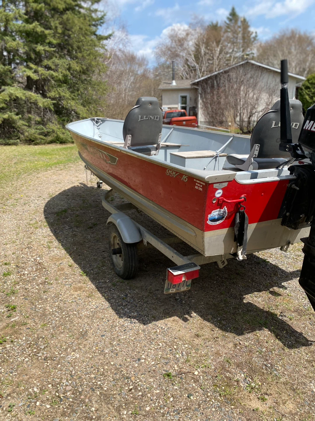 Lund SSV-16 Fishing Boat with Mercury 40hp Outboard Motor