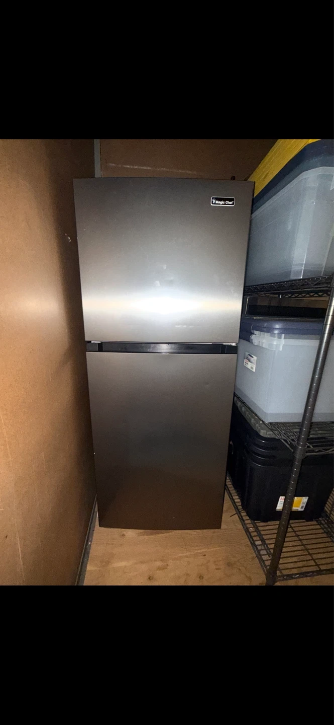 10.1 cu ft Magic Chef Refrigerator