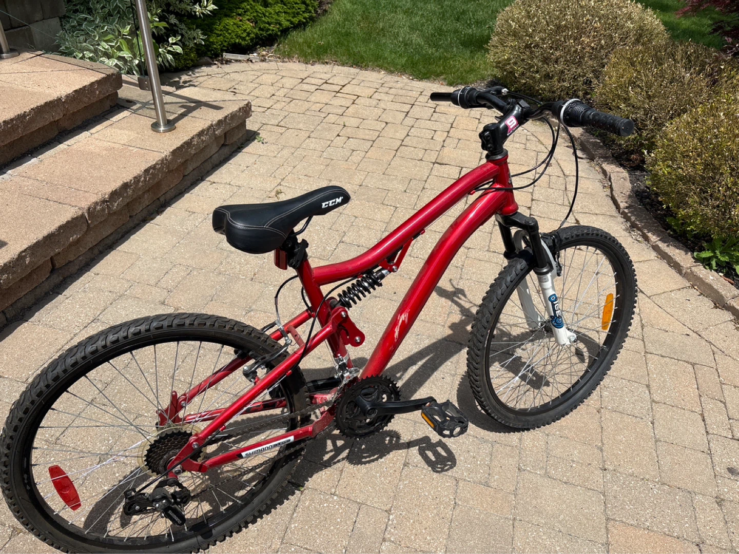 Red CCM Mountain Bike - photo 2