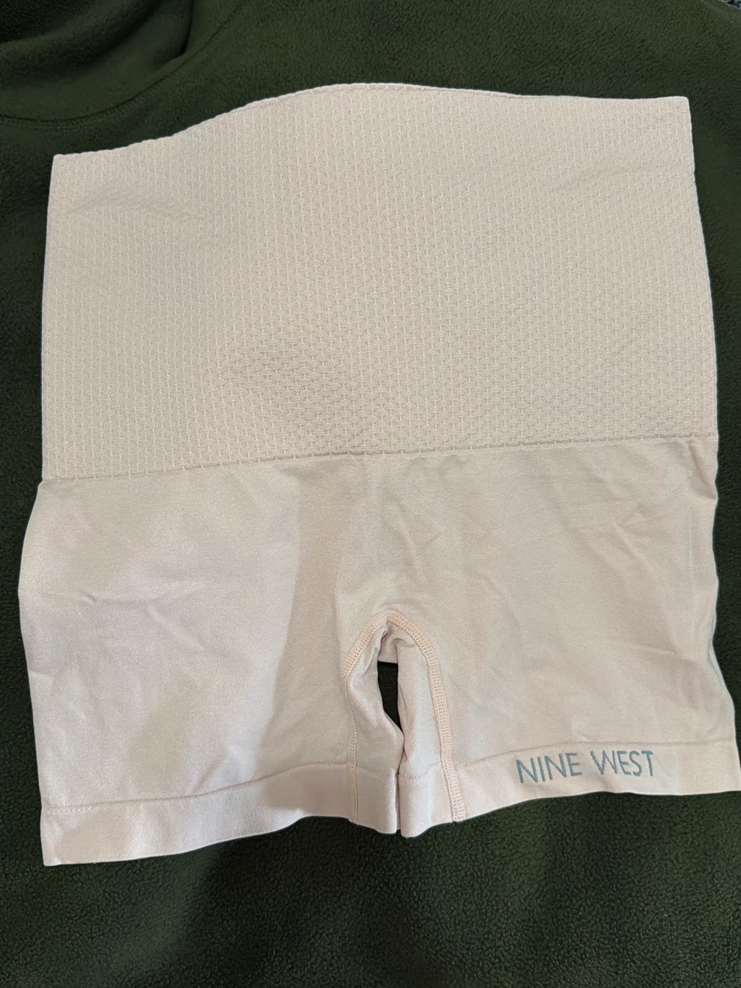 Nine West Intimates Women's Shapewear Shorts Size M - photo 2