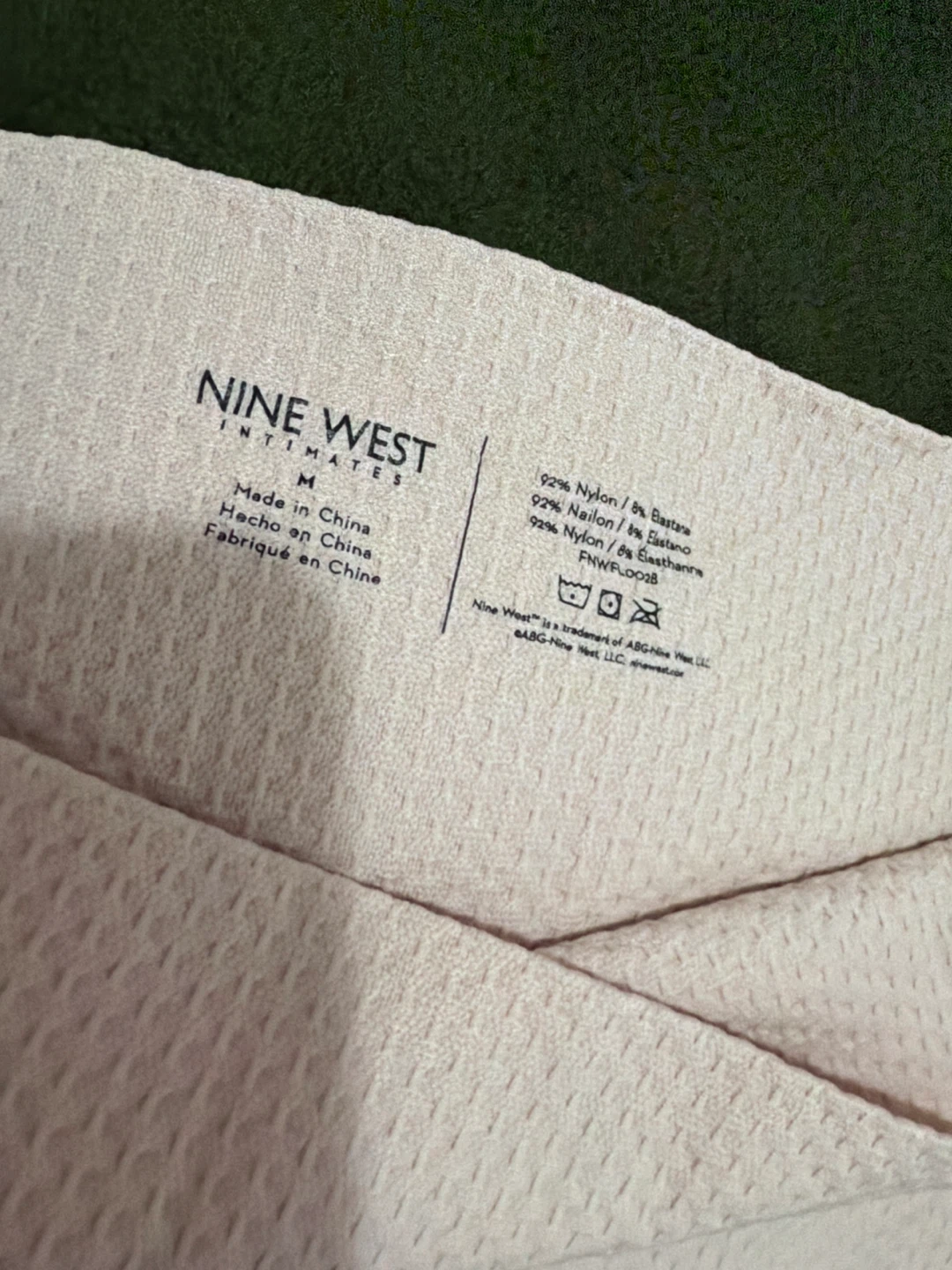 Nine West Intimates Women's Shapewear Shorts Size M - photo 3