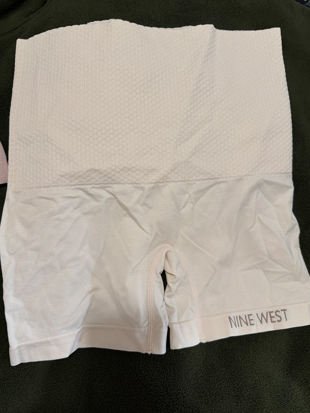 Nine West Intimates Women's Shapewear Shorts Size M - photo 4