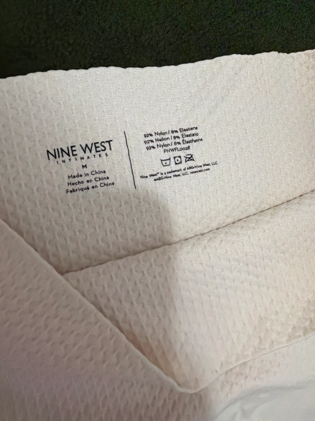 Nine West Intimates Women's Shapewear Shorts Size M - photo 5