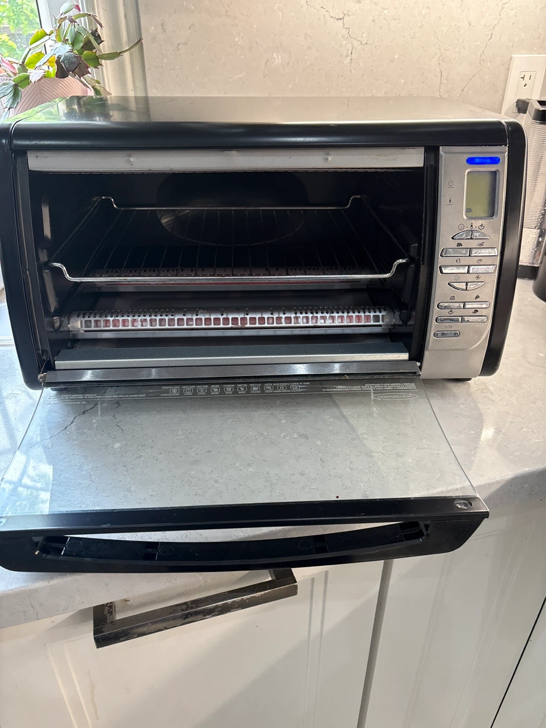 BLACK+DECKER Convection Toaster Oven