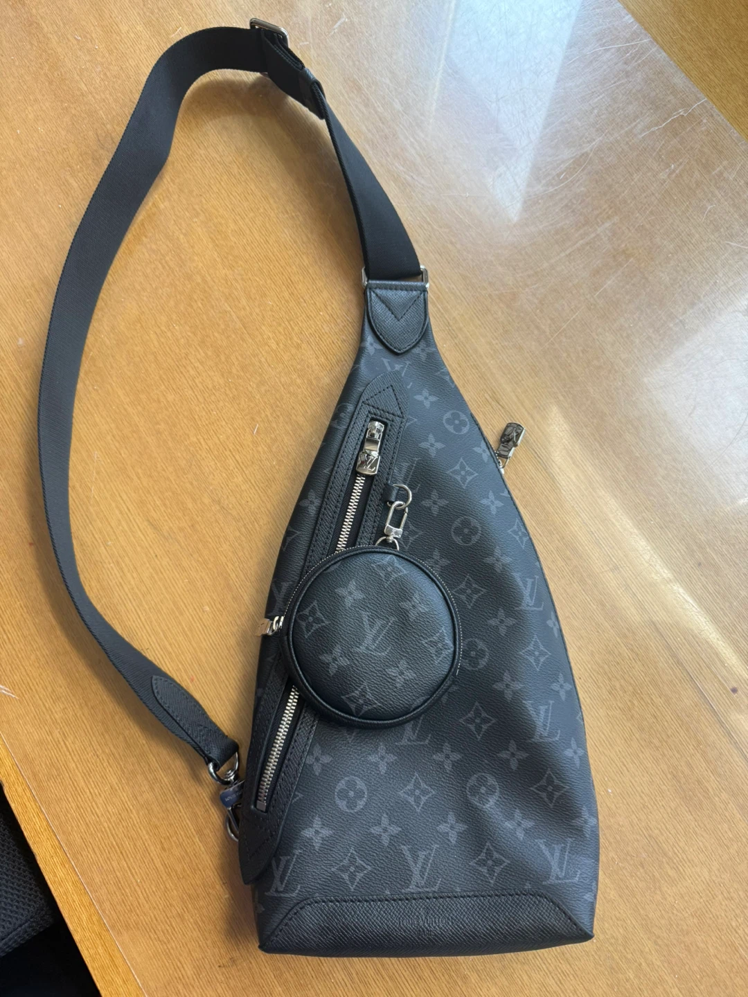 Moving Sale-Louis Vuitton Duo Slingbag - photo 2