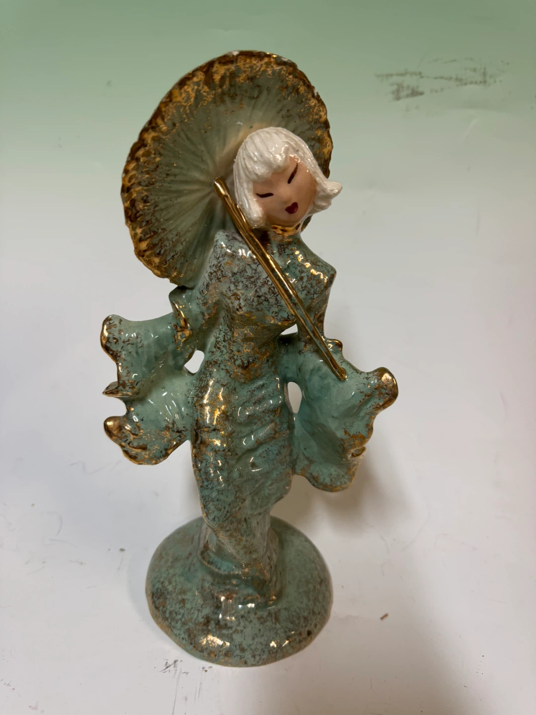 Vintage Hedi schgreen Ceramic Woman Figurines Parasol Set of 2 - photo 2