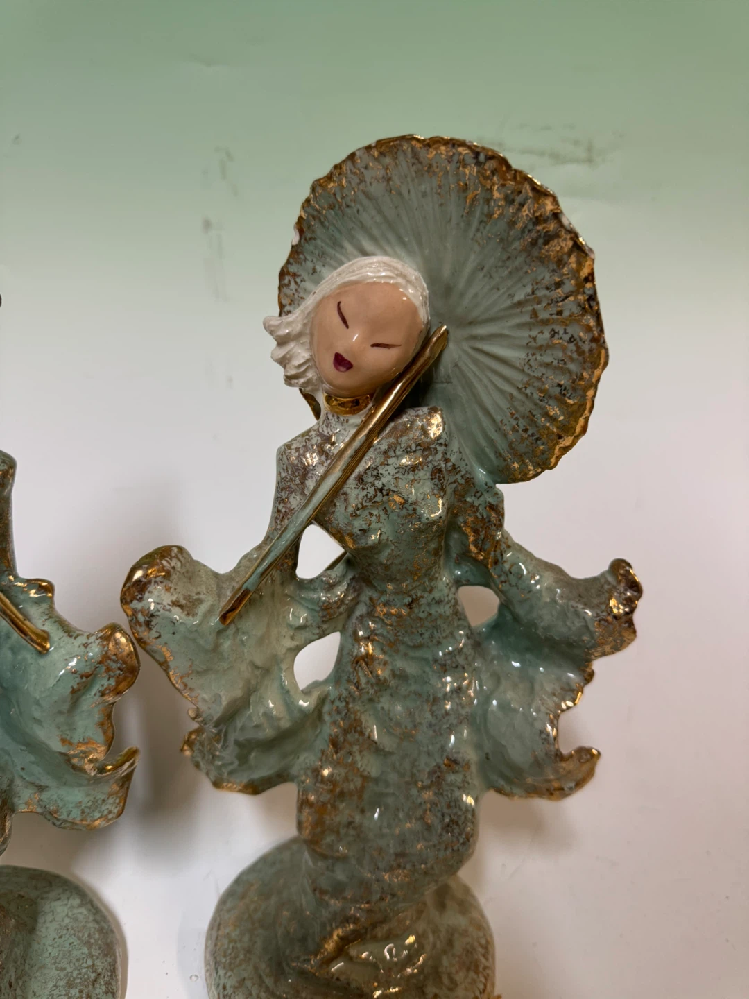 Vintage Hedi schgreen Ceramic Woman Figurines Parasol Set of 2 - photo 3