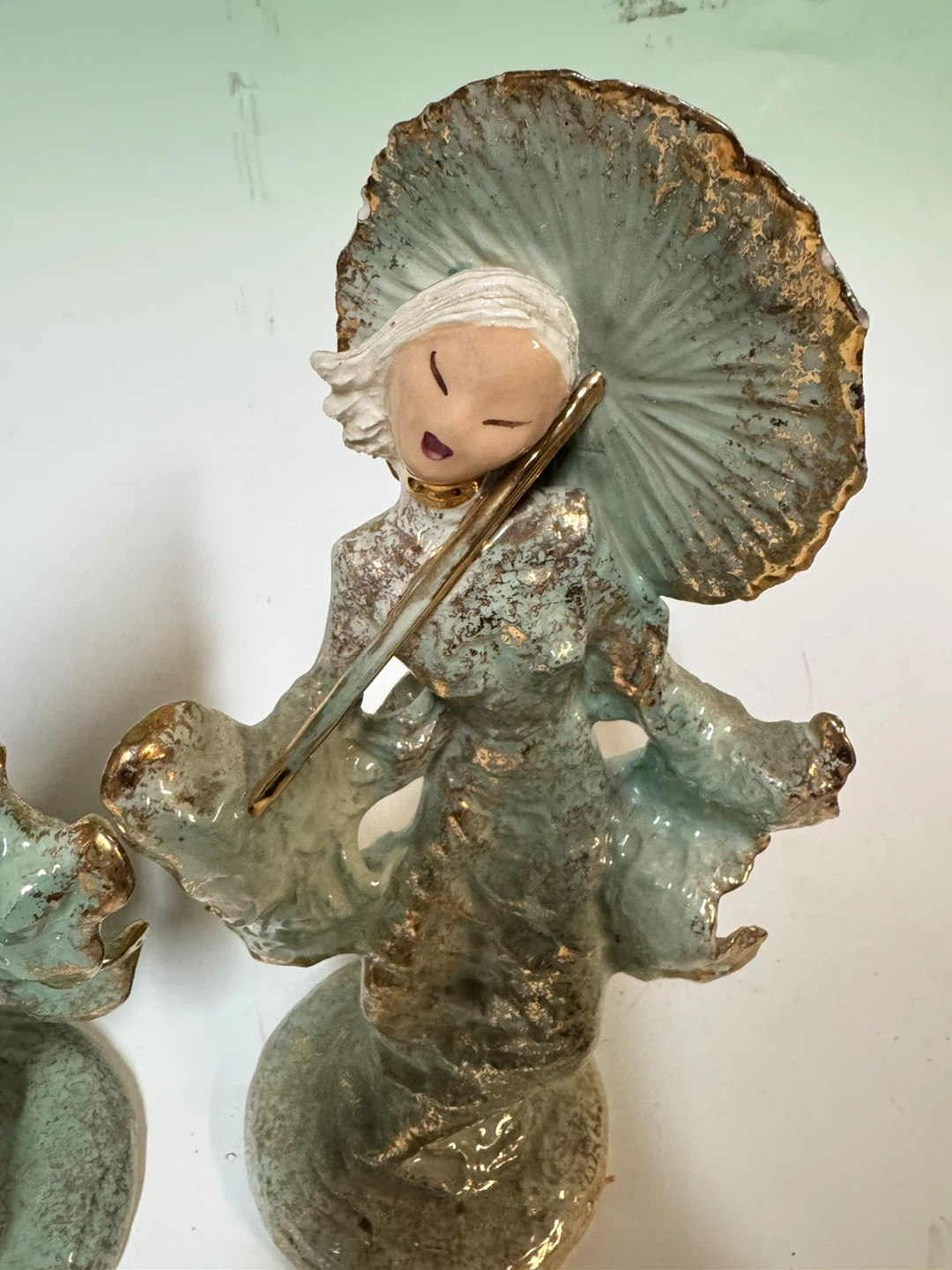 Vintage Hedi schgreen Ceramic Woman Figurines Parasol Set of 2 - photo 5