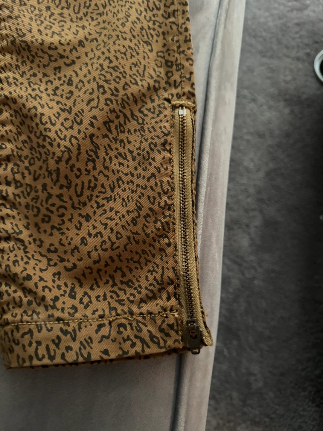 Joie Leopard Print Cargo Pants Size 27 - photo 2