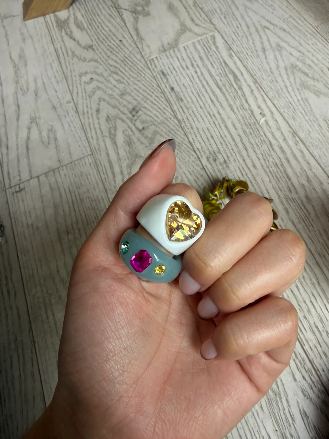 Set of fashion rings and jewellery