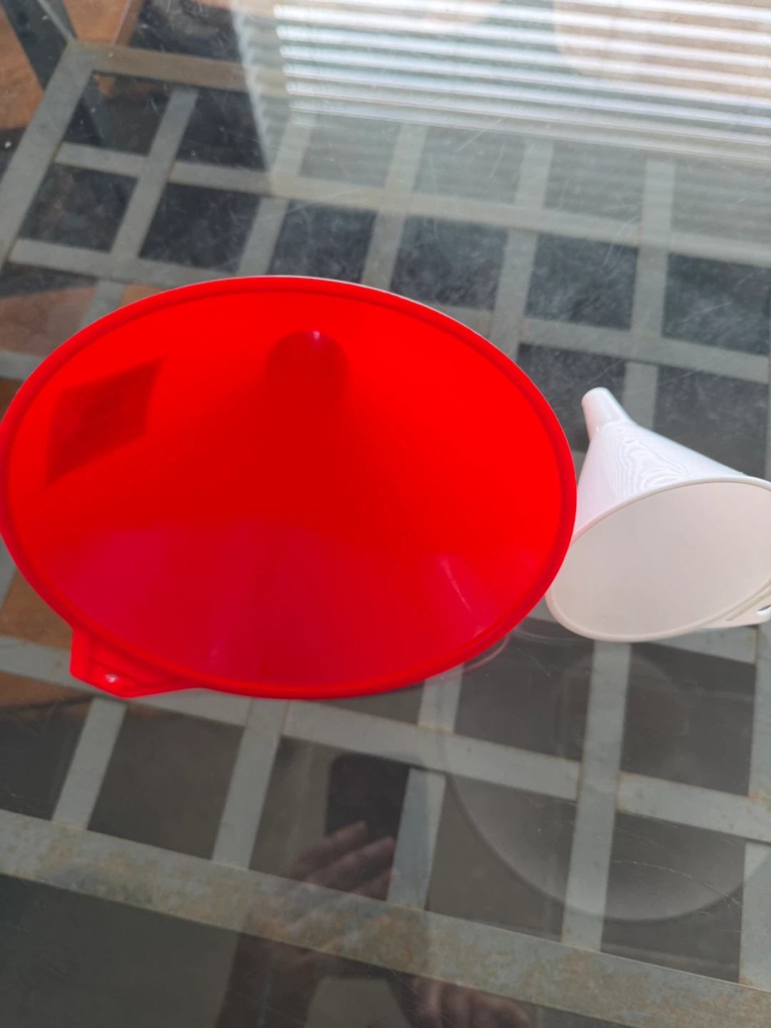 Red and White Funnels (Set of 2) - photo 2