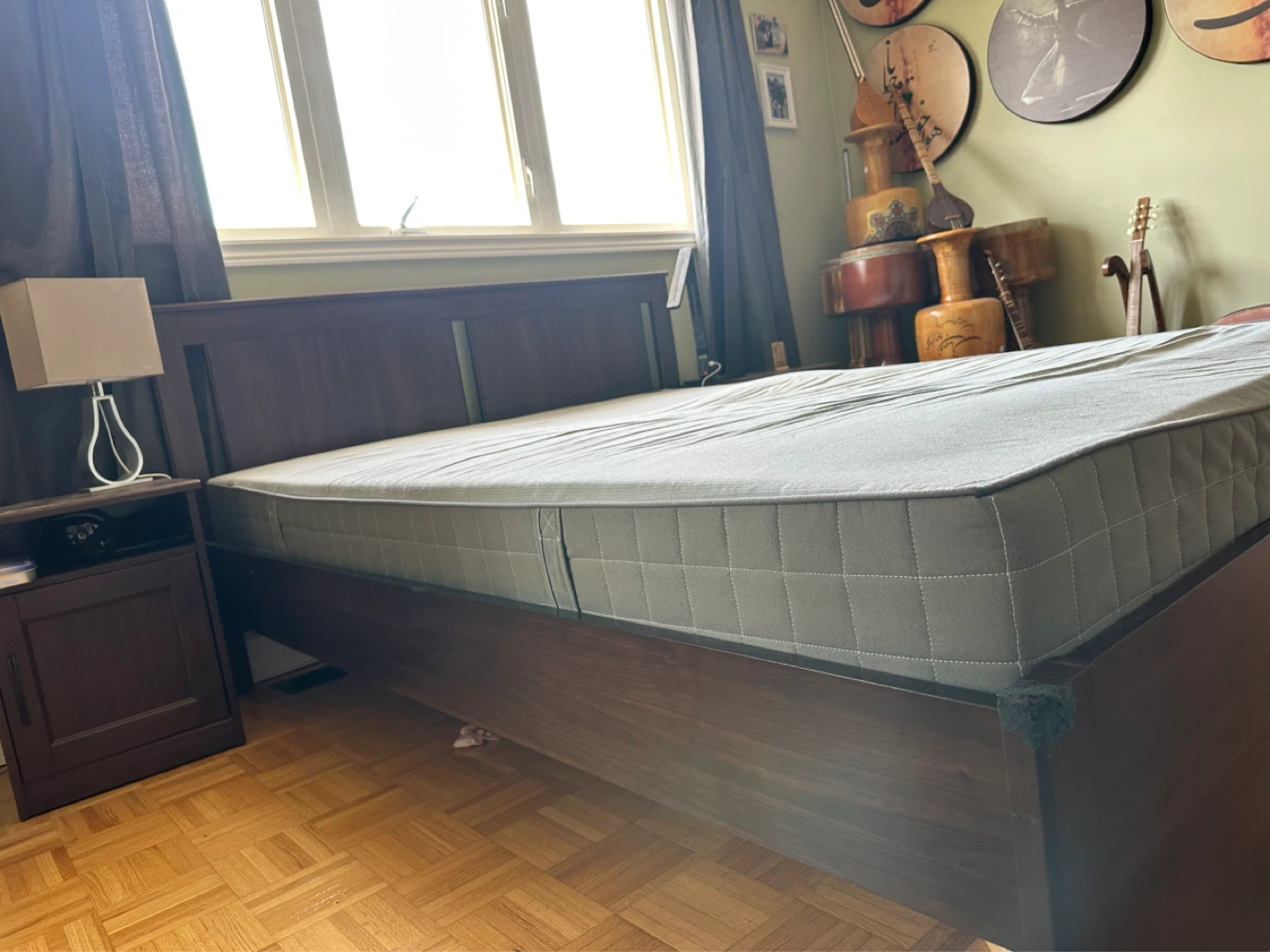 Dark Wood Queen Bed Frame with Mattress - photo 4