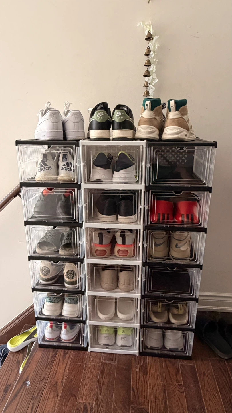 Total 11 pairs of sneakers and shoes alongside cases