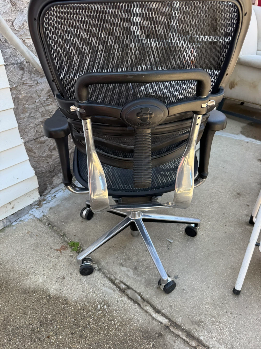 Black Mesh Office Chair - photo 2