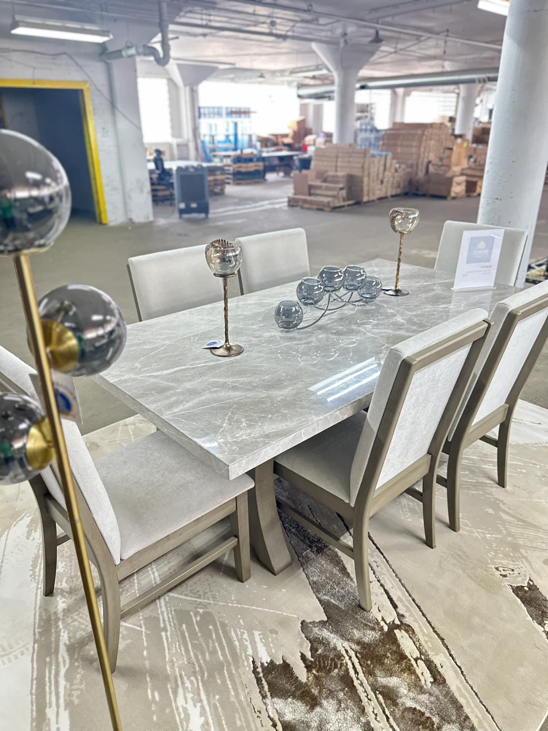 Dining room table + 6 chairs (brand new)