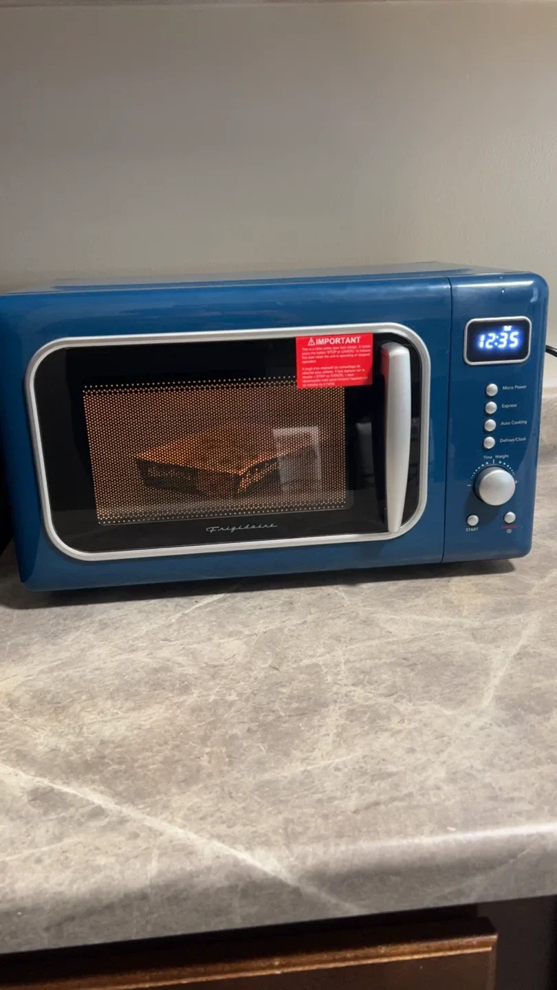 Brand New Frigidaire Retro Microwave - Navy Blue - photo 2