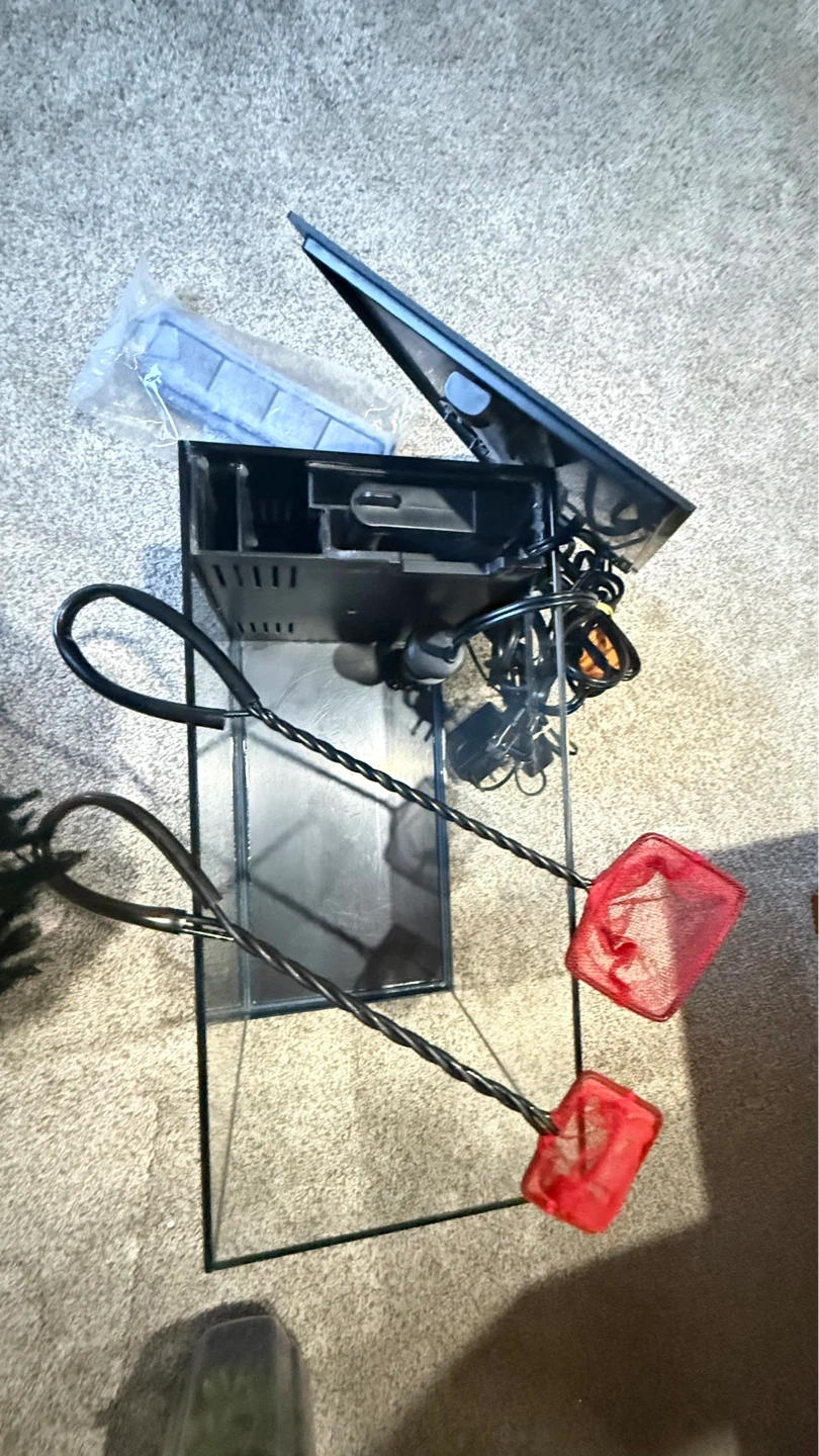 Moving Sale - Aquarium Tank with Filter and Nets - photo 4