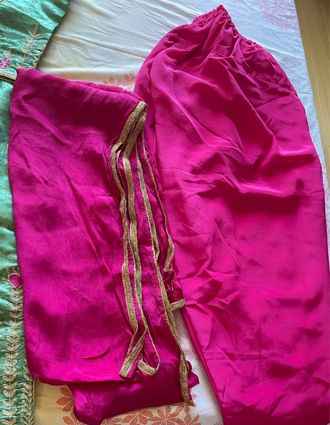 Green Kurti with Pink Salwar and dupta. - photo 2