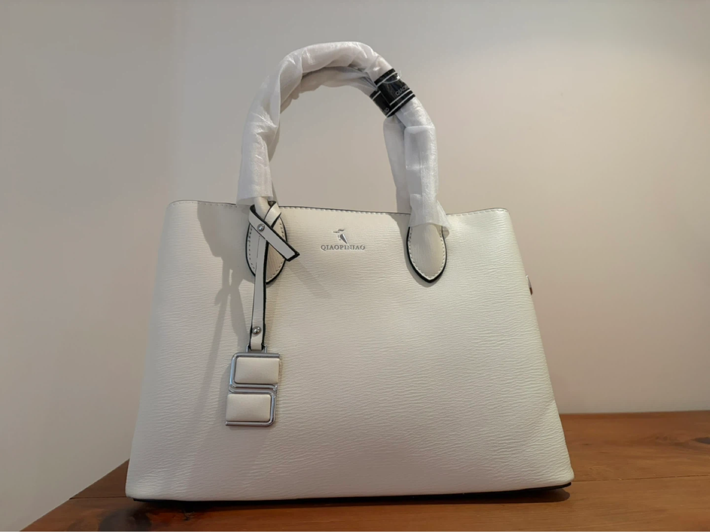 👜 NEW Elegant Cream Leather Crossbody and Tote Bag