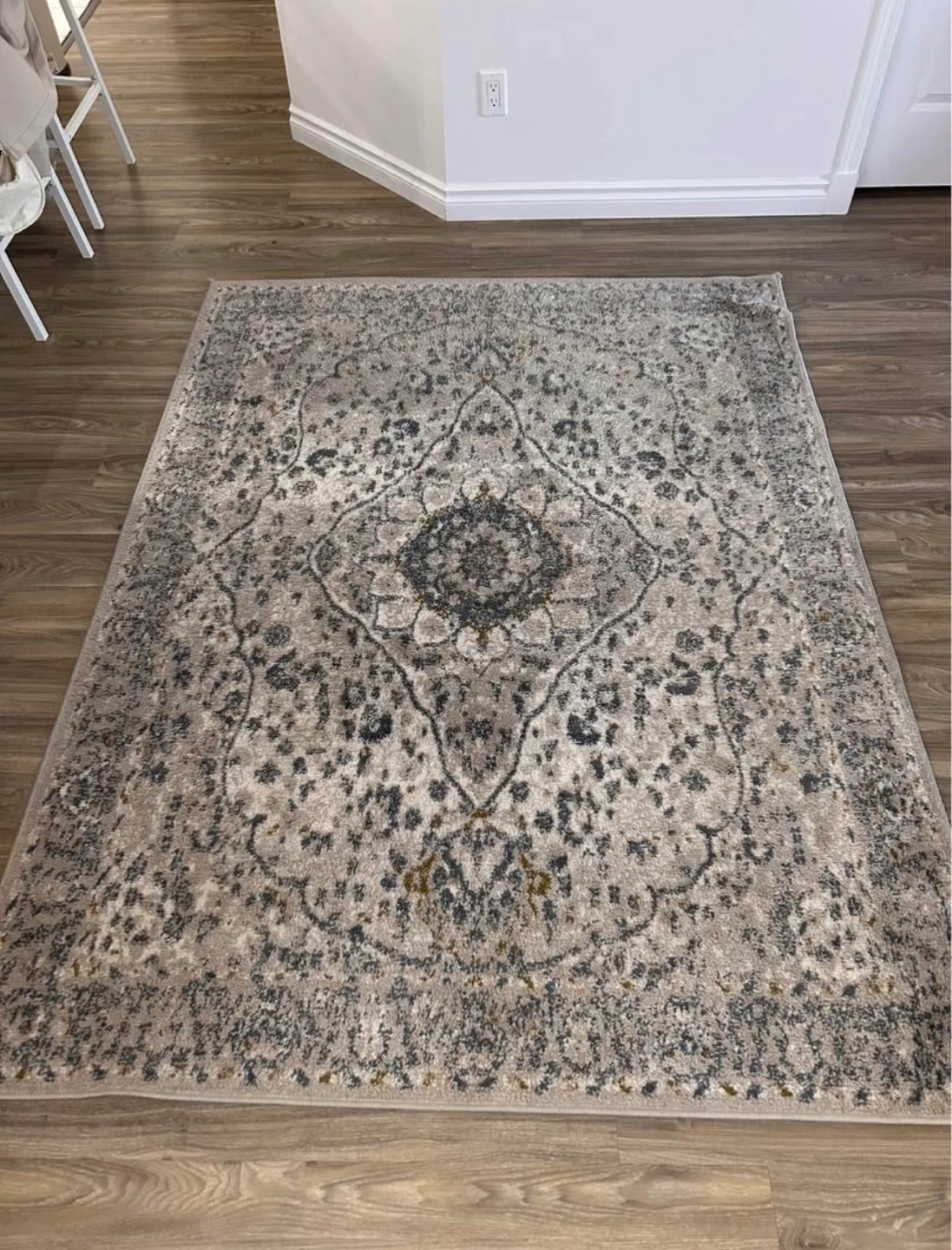 5’3”x 7’ rug