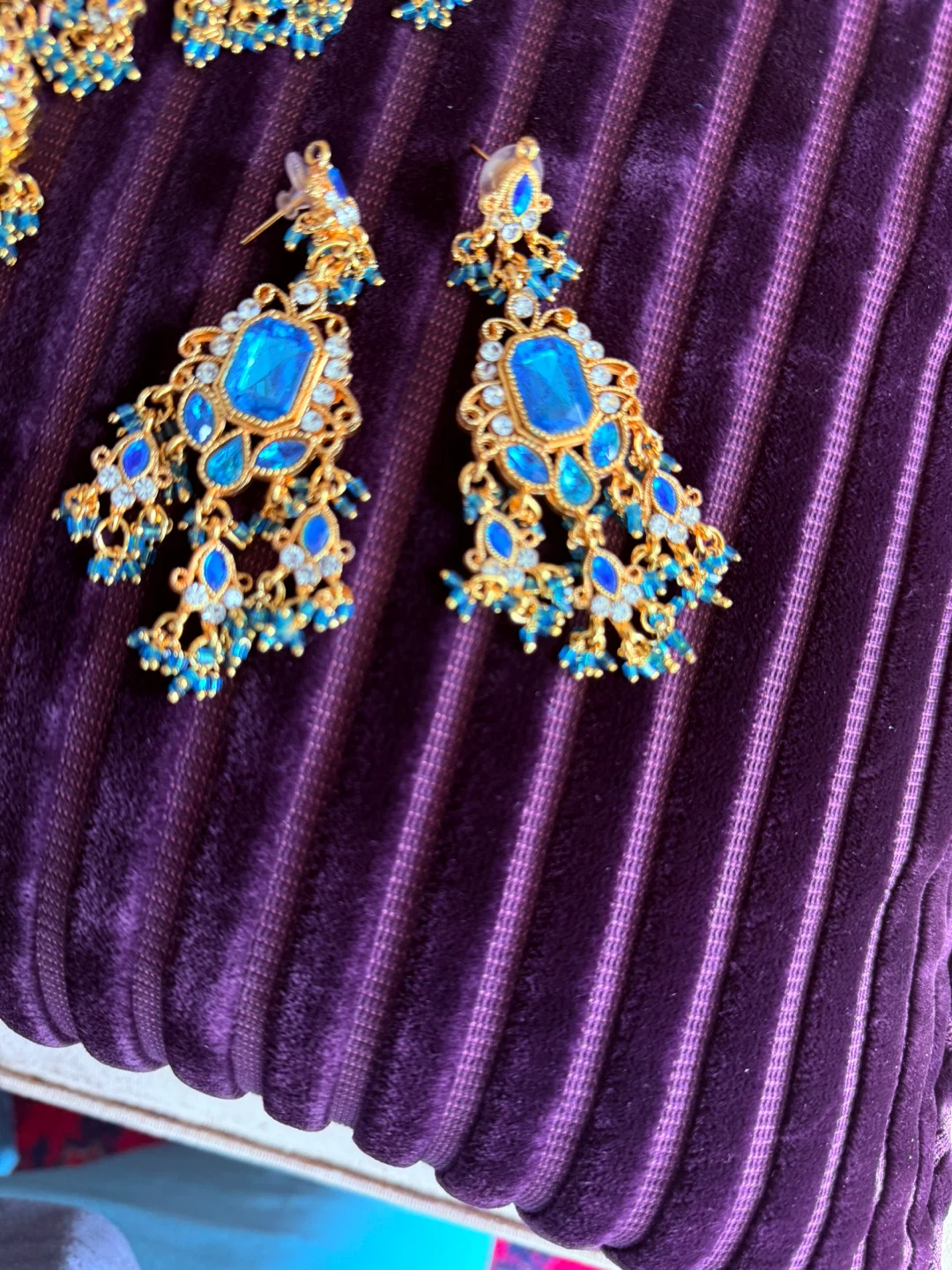 Gold & Blue Jewel Choker Necklace Set with Earrings and Tikka - photo 3