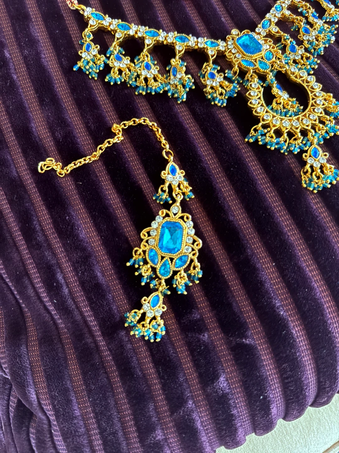 Gold & Blue Jewel Choker Necklace Set with Earrings and Tikka - photo 2