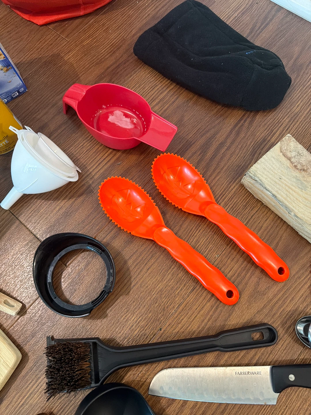 Assorted Kitchen Gadgets and Bath Item - photo 3