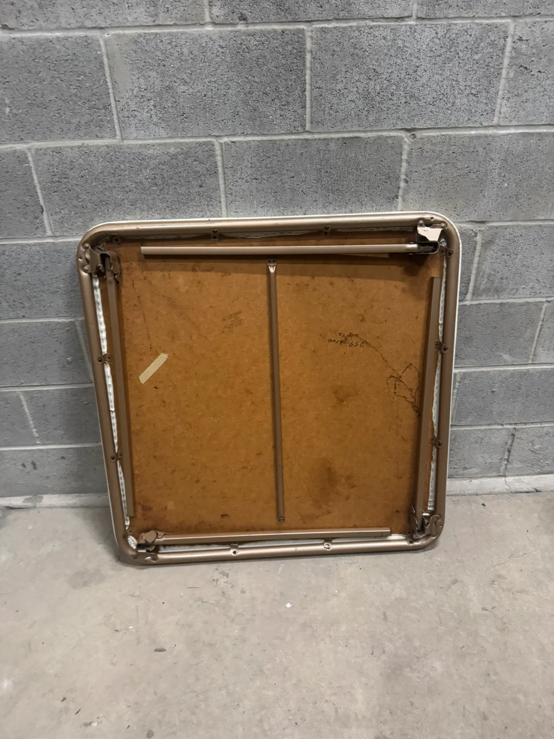 Folding Card Table 35.5-35.5-H27.5 18$ cash - photo 4