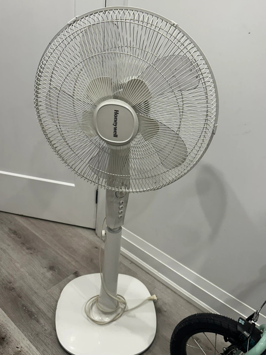 Honeywell Pedestal Fan