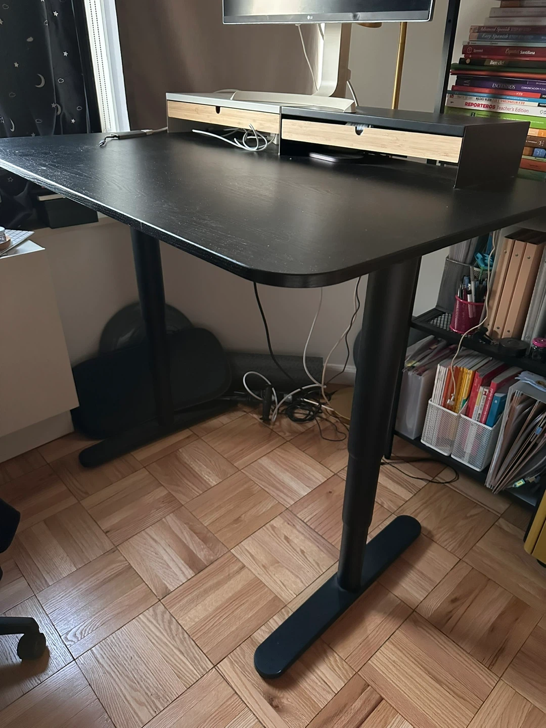 MOVING SALE - Adjustable height Bekant standing desk - photo 2