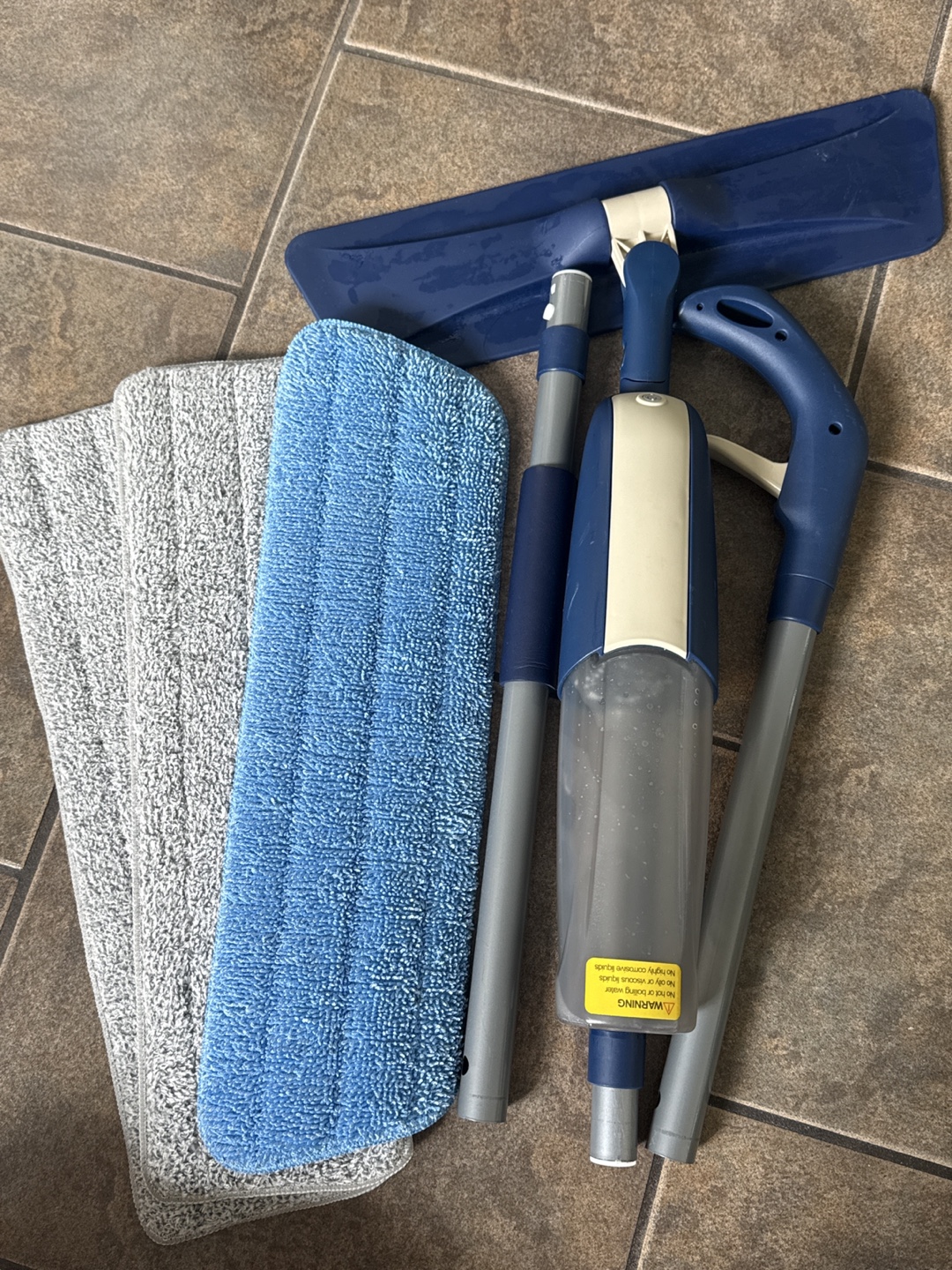 Spray Mop with 3 Microfiber Pads