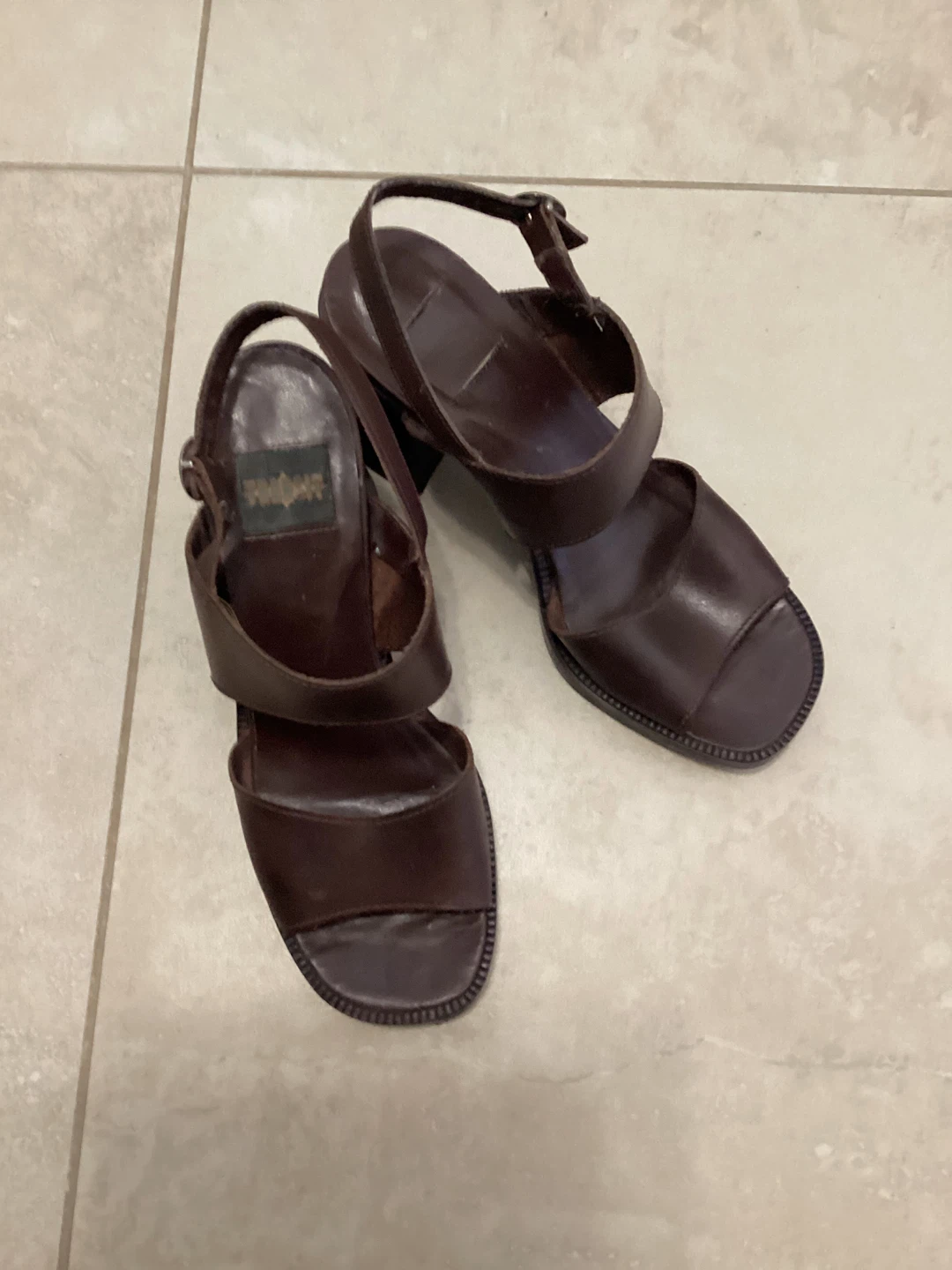 BROWN LEATHER PLATFORM SANDALS