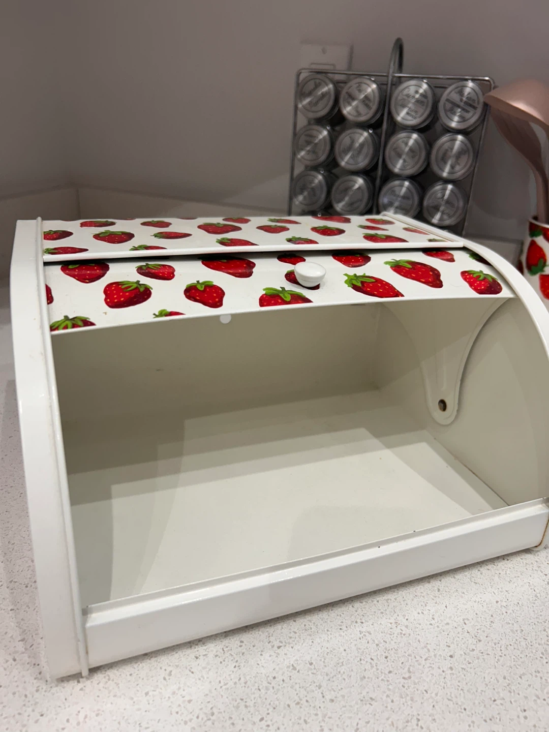 Strawberry breadbox - photo 3