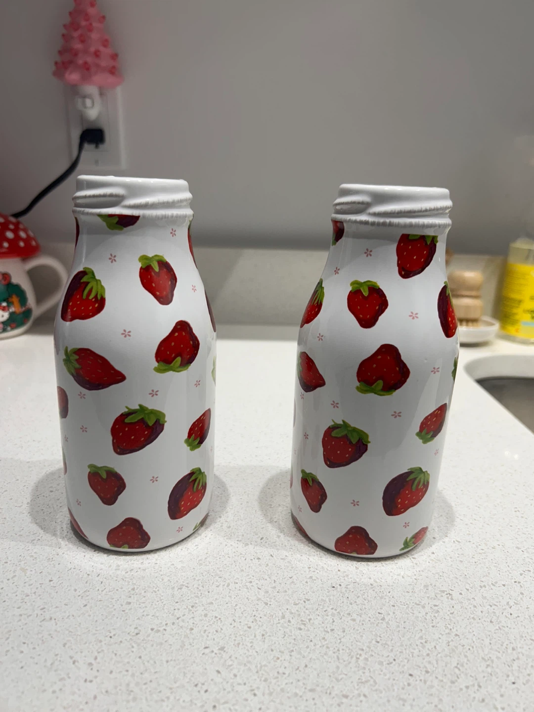 Strawberry milk vases
