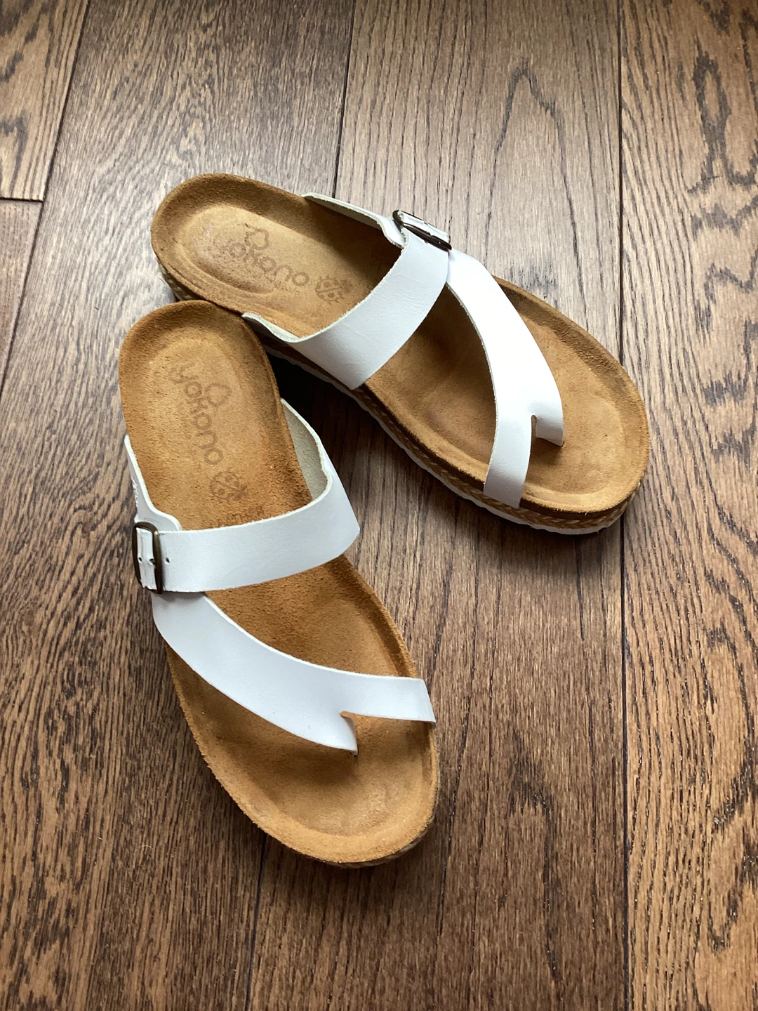 YOKONO WHITE LEATHER SANDAL