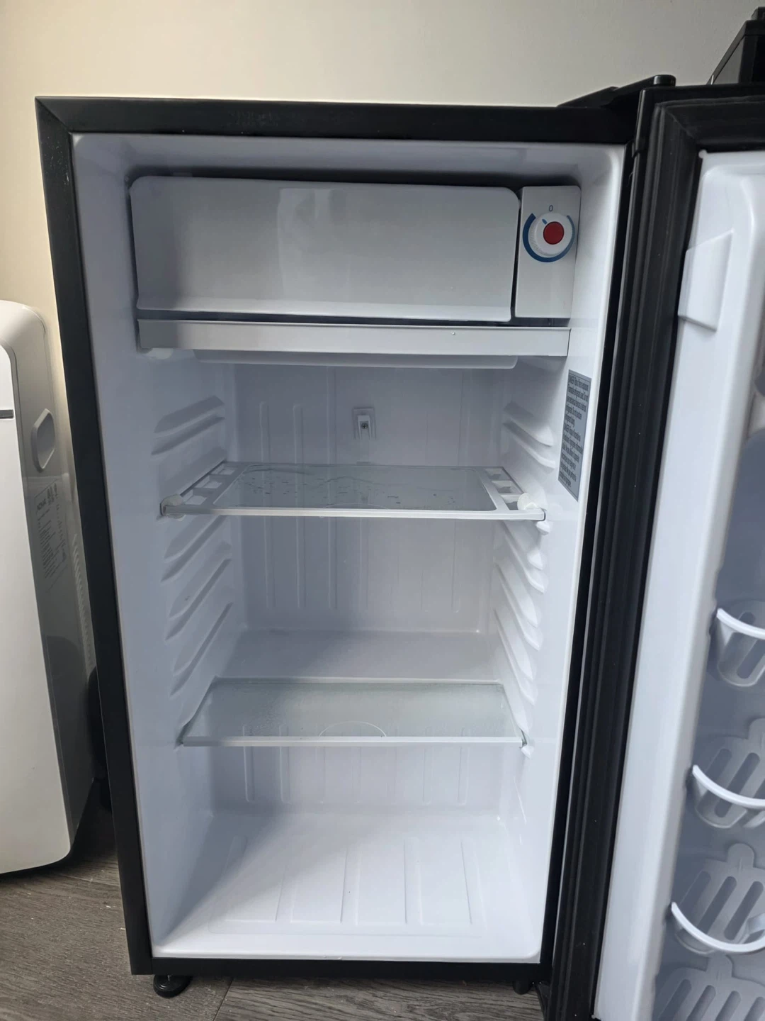 Danby Designer Mini Fridge - photo 3