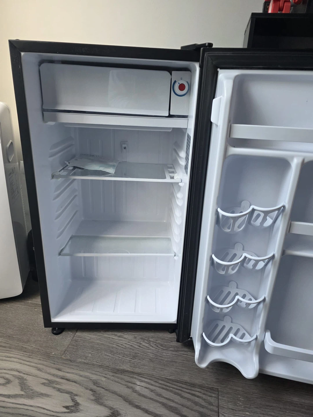 Danby Designer Mini Fridge - photo 5