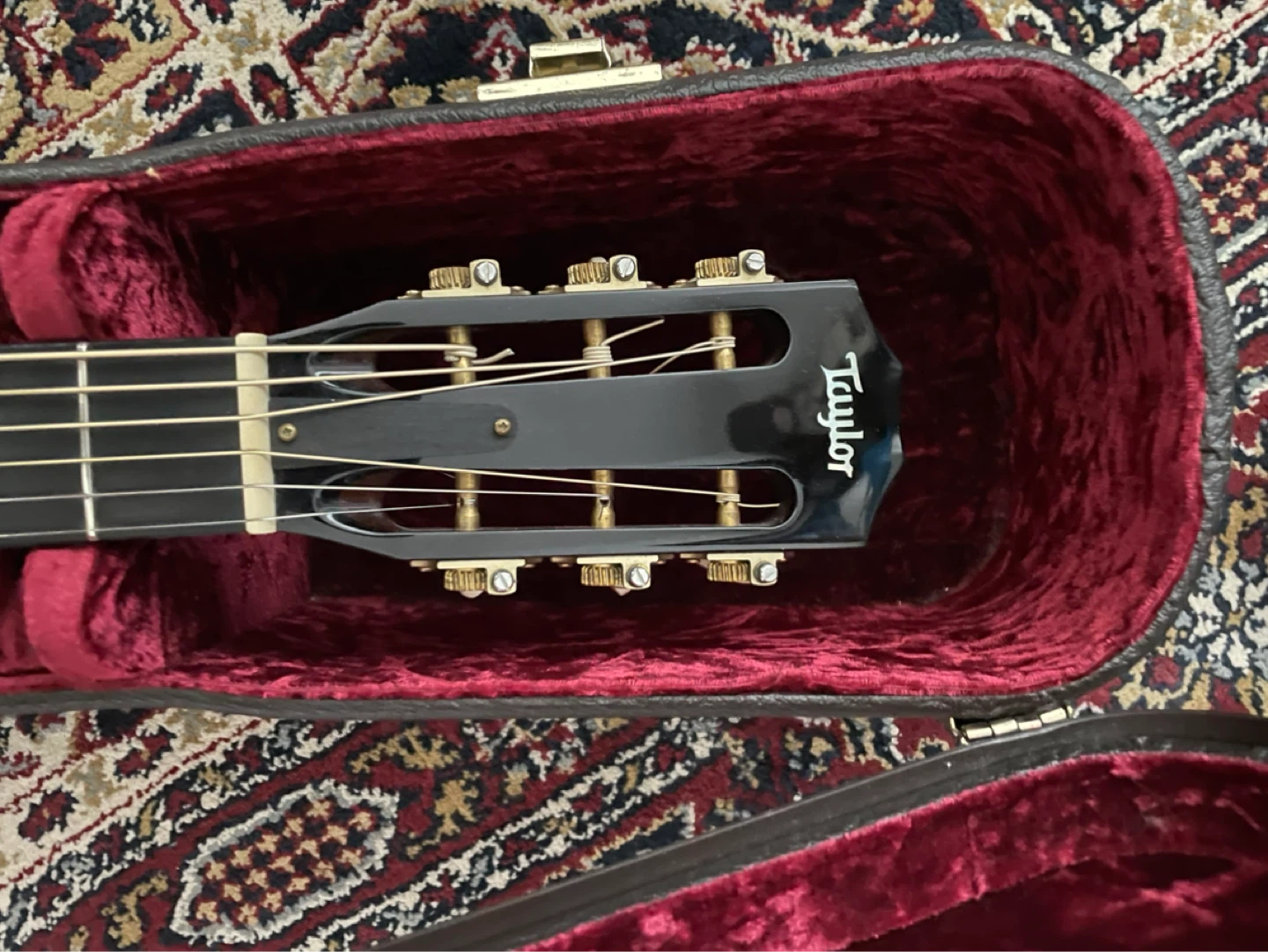 Taylor 710ce Acoustic Guitar with Case - photo 3