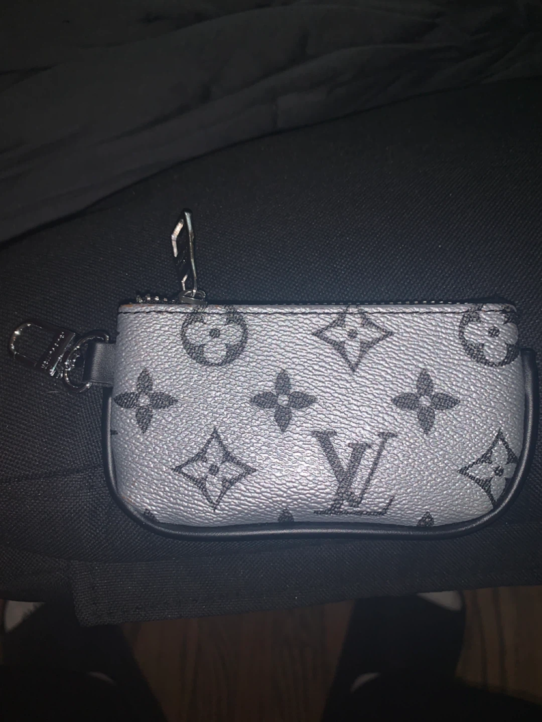 Louis Vuitton Monogram Pouch - photo 2